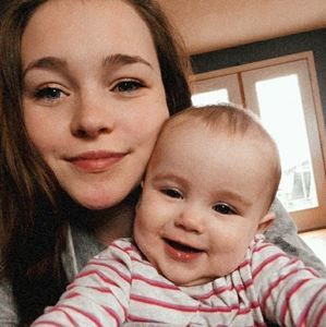 Meet your Posher, Kayla